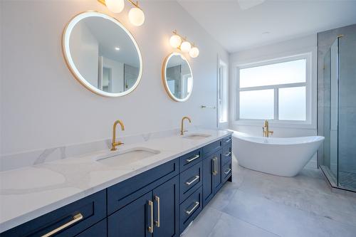 2895 Partridge Drive, Penticton, BC - Indoor Photo Showing Bathroom