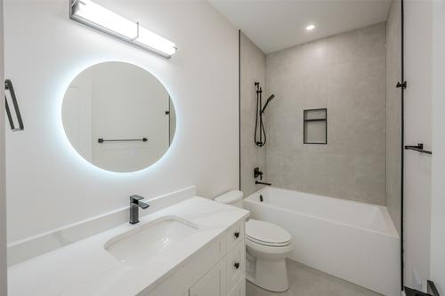 2895 Partridge Drive, Penticton, BC - Indoor Photo Showing Bathroom