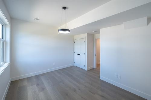 2895 Partridge Drive, Penticton, BC - Indoor Photo Showing Kitchen