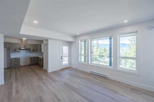 2895 Partridge Drive, Penticton, BC - Indoor Photo Showing Kitchen With Double Sink