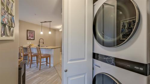 336-4205 Gellatly Road, West Kelowna, BC - Indoor Photo Showing Laundry Room