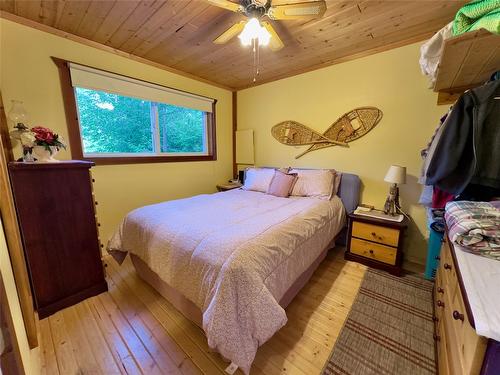 3525 Enderby Mabel Lake Road, Enderby, BC - Indoor Photo Showing Bedroom
