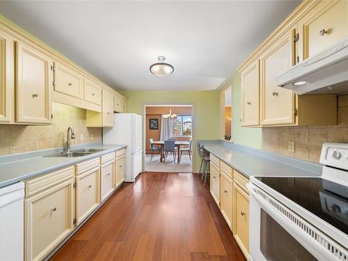406-1188 Yates St, Victoria, BC - Indoor Photo Showing Kitchen With Double Sink