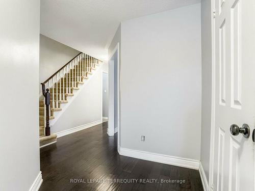 6687 Bansbridge Cres, Mississauga, ON - Indoor Photo Showing Other Room