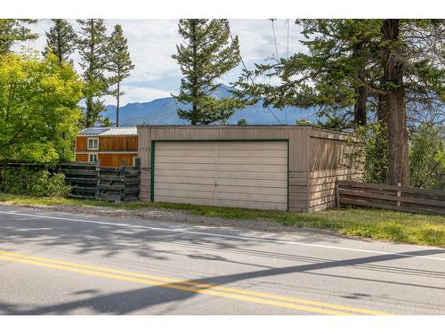 1725 13Th Avenue, Invermere, BC - Outdoor