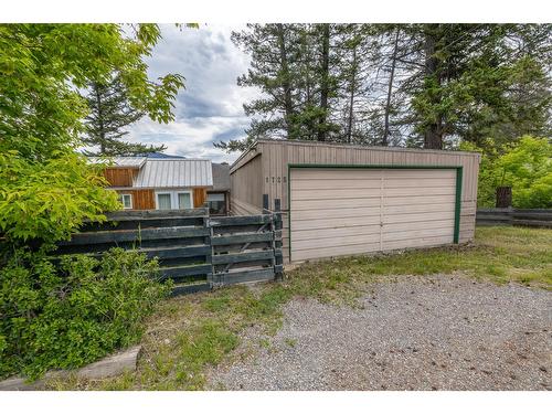 1725 13Th Avenue, Invermere, BC - Outdoor