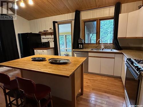 1010 Waskos Drive, Lac La Ronge, SK - Indoor Photo Showing Kitchen With Double Sink