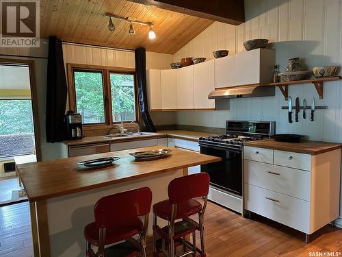 1010 Waskos Drive, Lac La Ronge, SK - Indoor Photo Showing Kitchen With Double Sink