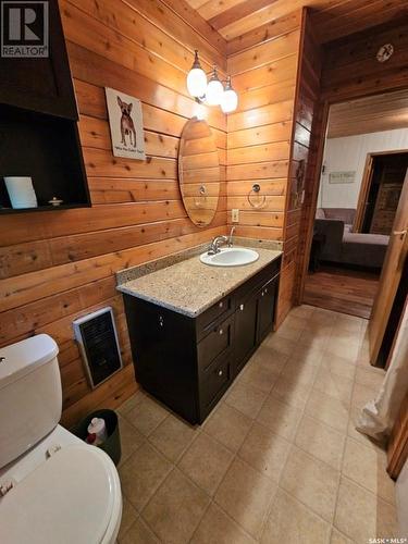 1010 Waskos Drive, Lac La Ronge, SK - Indoor Photo Showing Bathroom