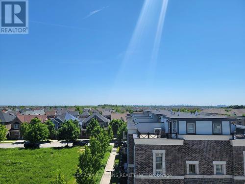 720 - 60 Dunsheath Way, Markham, ON - Outdoor With View