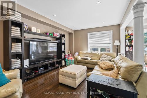 111 William Cowles Drive, Clarington, ON - Indoor Photo Showing Living Room
