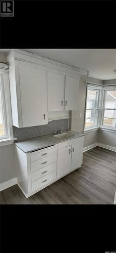 2233 Queen Street, Regina, SK - Indoor Photo Showing Kitchen