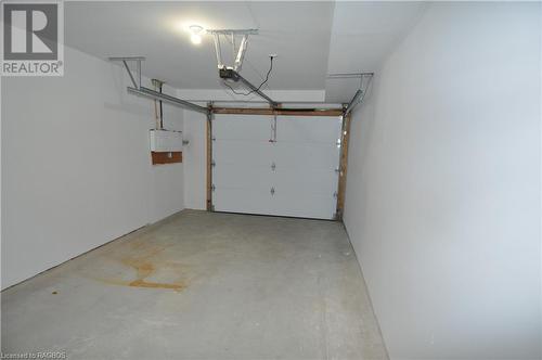 1685 9Th Avenue E Unit# 6, Owen Sound, ON - Indoor Photo Showing Garage