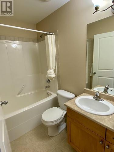 456 Mcphee Street Unit# 122, Kelowna, BC - Indoor Photo Showing Bathroom