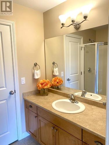 456 Mcphee Street Unit# 122, Kelowna, BC - Indoor Photo Showing Bathroom