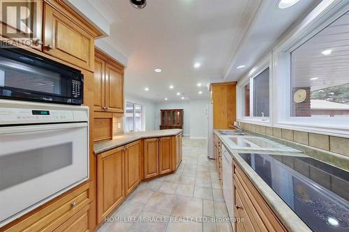 14422 Bramalea Road E, Caledon, ON - Indoor Photo Showing Kitchen