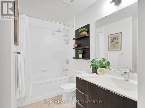 613 - 16 Brookers Lane, Toronto, ON - Indoor Photo Showing Bathroom