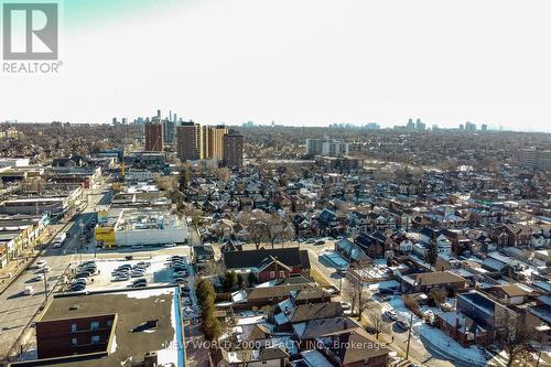 2011 Eglinton Avenue W, Toronto, ON 