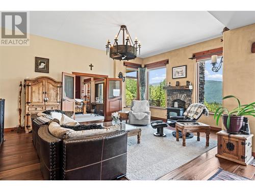 1309 Eagle Ridge Road, Lumby, BC - Indoor Photo Showing Living Room With Fireplace