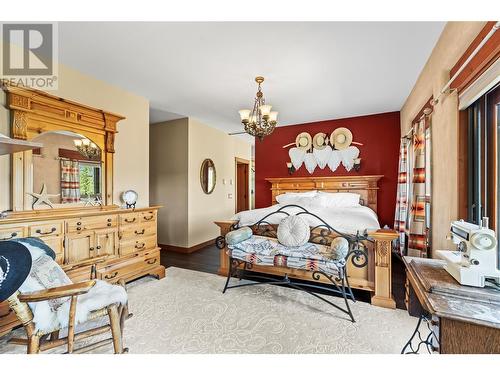 1309 Eagle Ridge Road, Lumby, BC - Indoor Photo Showing Bedroom