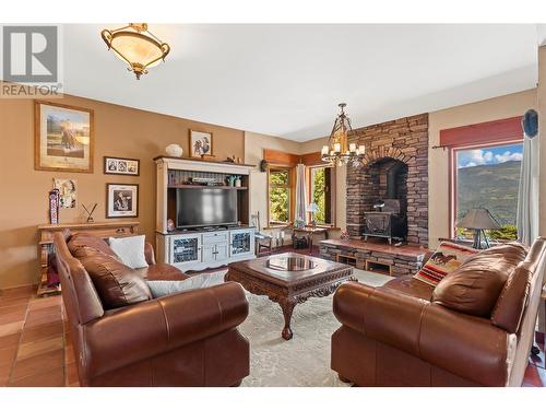1309 Eagle Ridge Road, Lumby, BC - Indoor Photo Showing Living Room With Fireplace