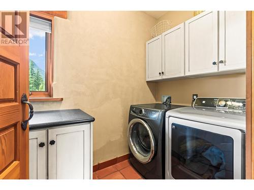 1309 Eagle Ridge Road, Lumby, BC - Indoor Photo Showing Laundry Room
