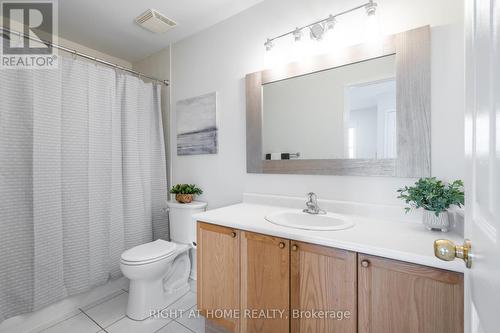 75 Ipswich Place, Whitby, ON - Indoor Photo Showing Bathroom