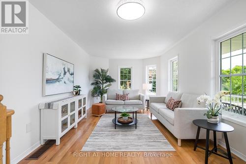 75 Ipswich Place, Whitby, ON - Indoor Photo Showing Living Room