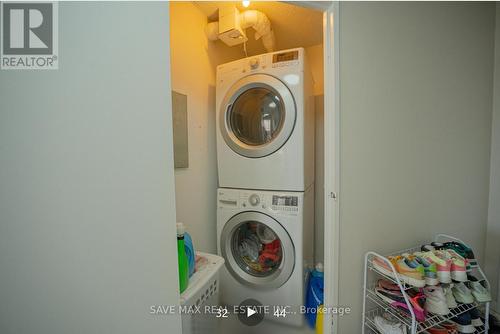 612 - 3 Rowntree Road, Toronto (Mount Olive-Silverstone-Jamestown), ON - Indoor Photo Showing Laundry Room