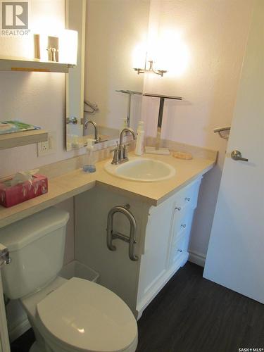 312 102 Manor Drive, Nipawin, SK - Indoor Photo Showing Bathroom