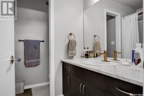 3919 James Hill Road, Regina, SK - Indoor Photo Showing Bathroom