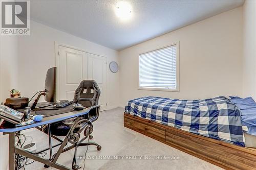 39 Cryderman Lane, Clarington, ON - Indoor Photo Showing Bedroom