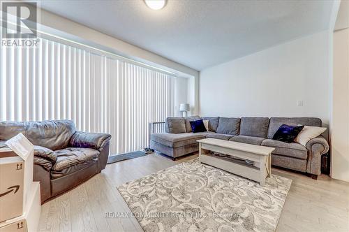 39 Cryderman Lane, Clarington, ON - Indoor Photo Showing Living Room