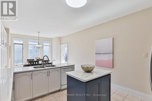 40 Kingmount Crescent, Richmond Hill, ON - Indoor Photo Showing Kitchen With Double Sink