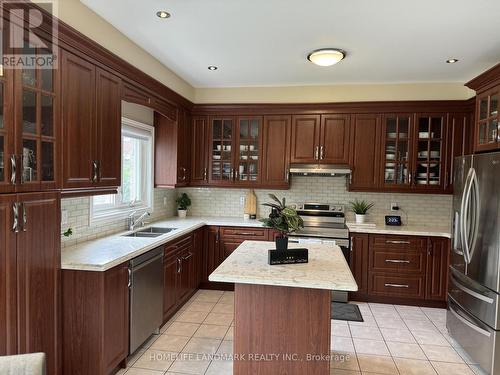 42 Bretton Circle, Markham, ON - Indoor Photo Showing Kitchen With Double Sink