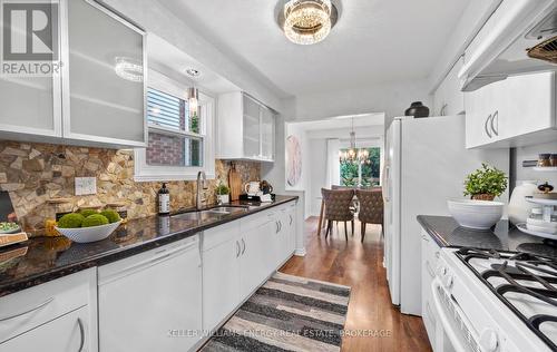22 Maberley Crescent, Toronto, ON - Indoor Photo Showing Kitchen