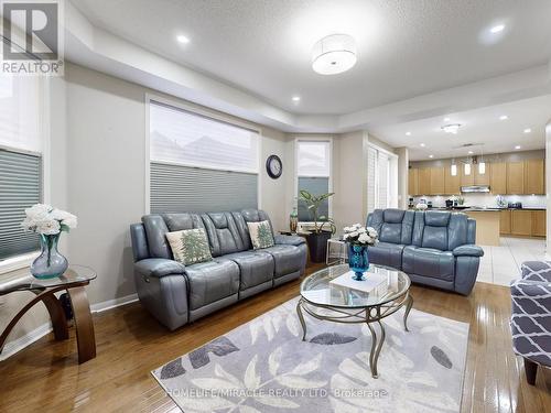 12 Bonavista Drive, Brampton, ON - Indoor Photo Showing Living Room
