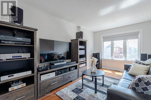 4 Silverbell Court, Brampton, ON - Indoor Photo Showing Living Room