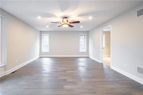 586 Canboro Road, Fenwick, ON - Indoor Photo Showing Other Room