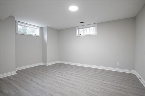 586 Canboro Road, Fenwick, ON - Indoor Photo Showing Other Room