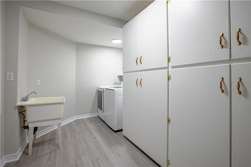 586 Canboro Road, Fenwick, ON - Indoor Photo Showing Laundry Room