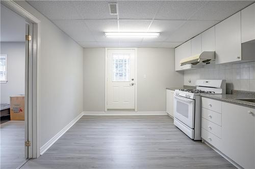 586 Canboro Road, Fenwick, ON - Indoor Photo Showing Kitchen