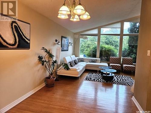 49 Kirk Crescent, Saskatoon, SK - Indoor Photo Showing Living Room