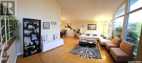 49 Kirk Crescent, Saskatoon, SK - Indoor Photo Showing Living Room