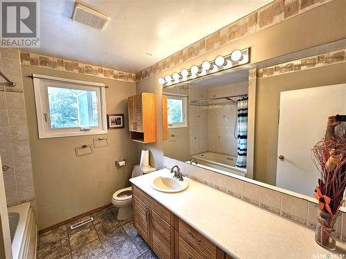 49 Kirk Crescent, Saskatoon, SK - Indoor Photo Showing Bathroom