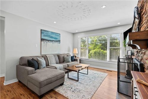 468 Mount Albion Road, Hamilton, ON - Indoor Photo Showing Living Room