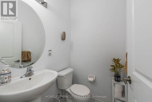 15 Bachelor Street, Brampton, ON - Indoor Photo Showing Bathroom