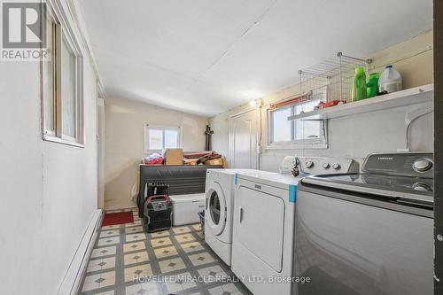 3094 Redbank Crescent, Mississauga, ON - Indoor Photo Showing Laundry Room