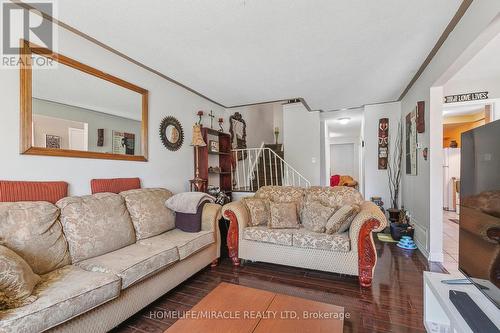 3094 Redbank Crescent, Mississauga, ON - Indoor Photo Showing Living Room
