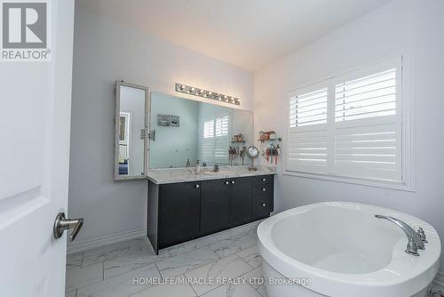 17 Bachelor Street, Brampton, ON - Indoor Photo Showing Bathroom